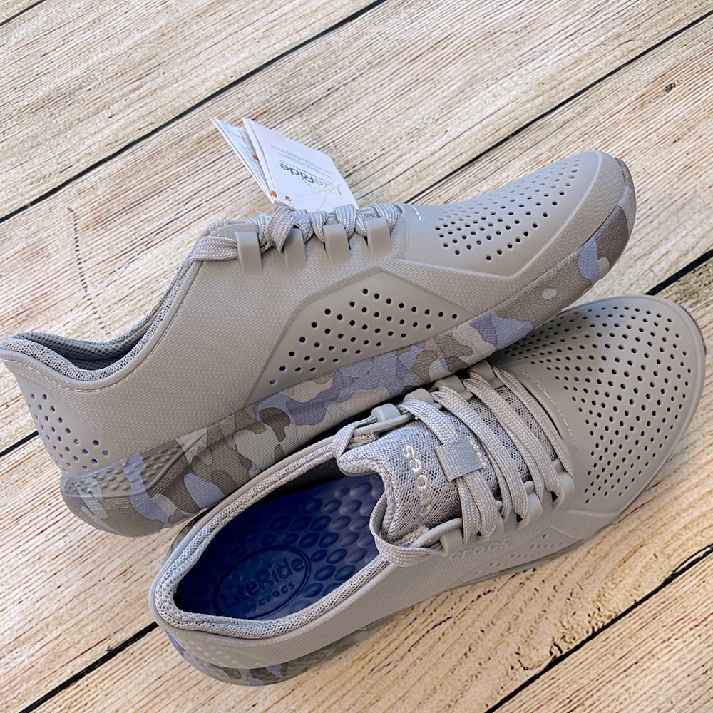 Crocs Camo Sneakers, size 7